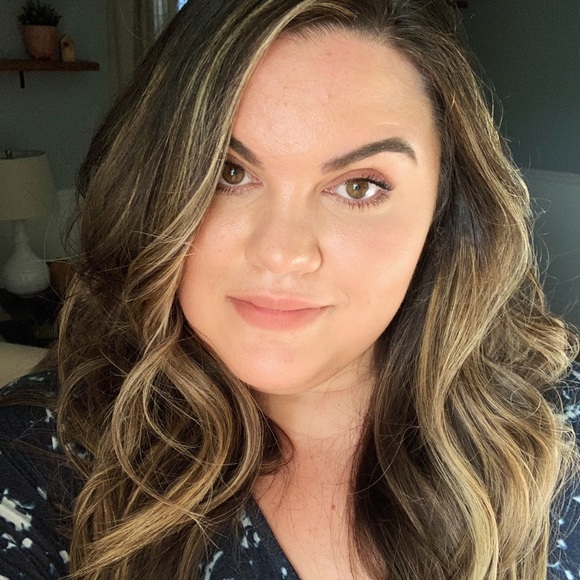 Meet your Posher, Katie - Picture 2 of 2